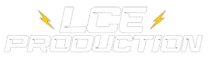 Logo LCE PRODUCTION blanc et moderne sur fond noir, encadré par deux éclairs jaunes symbolisant l'énergie et le dynamisme.
